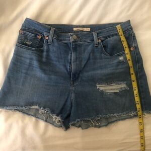 Levi’s high rise shorts​